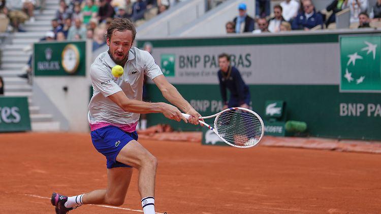 Exciting First Round Showdowns at the French Open: Hurkacz Takes on Fonseca and Cobolli Faces Cilic! Exciting First Round Showdowns at the French Open: Hurkacz Takes on Fonseca and Cobolli Faces Cilic!