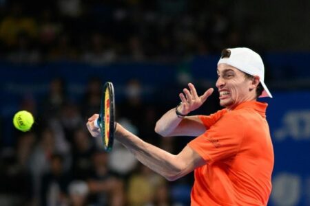 Exciting Showdowns Ahead: Humbert Takes on Diallo and Bergs Faces Opelka in ‘s-Hertogenbosch SF! Exciting Showdowns Ahead: Humbert Takes on Diallo and Bergs Faces Opelka in ‘s-Hertogenbosch SF!