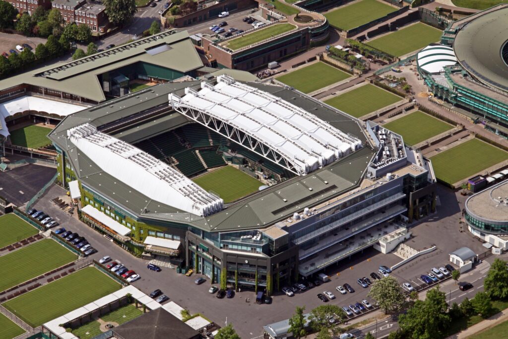 Wimbledon finalists gear check: Anisimova and Swiatek’s winning apparel and racquets Wimbledon finalists gear check: Anisimova and Swiatek’s winning apparel and racquets