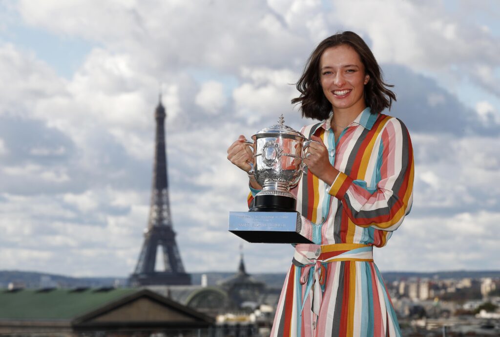 Swiatek and Bencic Set the Stage for an Epic Wimbledon 2025 Semifinal Showdown!