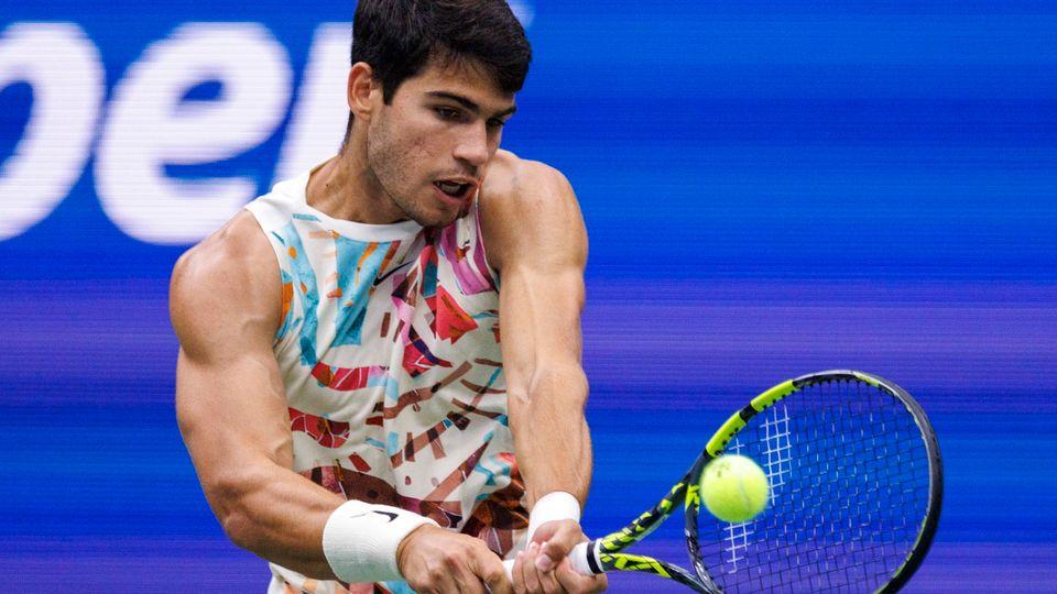 Carlos Alcaraz Dominates Novak Djokovic to Secure Spot in US Open Final: Match Highlights Carlos Alcaraz Dominates Novak Djokovic to Secure Spot in US Open Final: Match Highlights