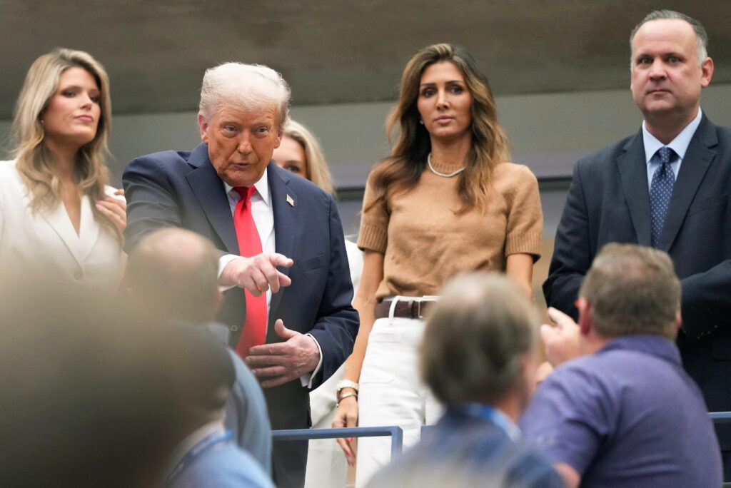 Donald Trump Makes a Splash at US Open Men’s Final Amidst Cheers and Boos Donald Trump Makes a Splash at US Open Men’s Final Amidst Cheers and Boos