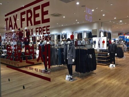 Emma Raducanu Joins Uniqlo as Their Newest Brand Ambassador! Emma Raducanu Joins Uniqlo as Their Newest Brand Ambassador!